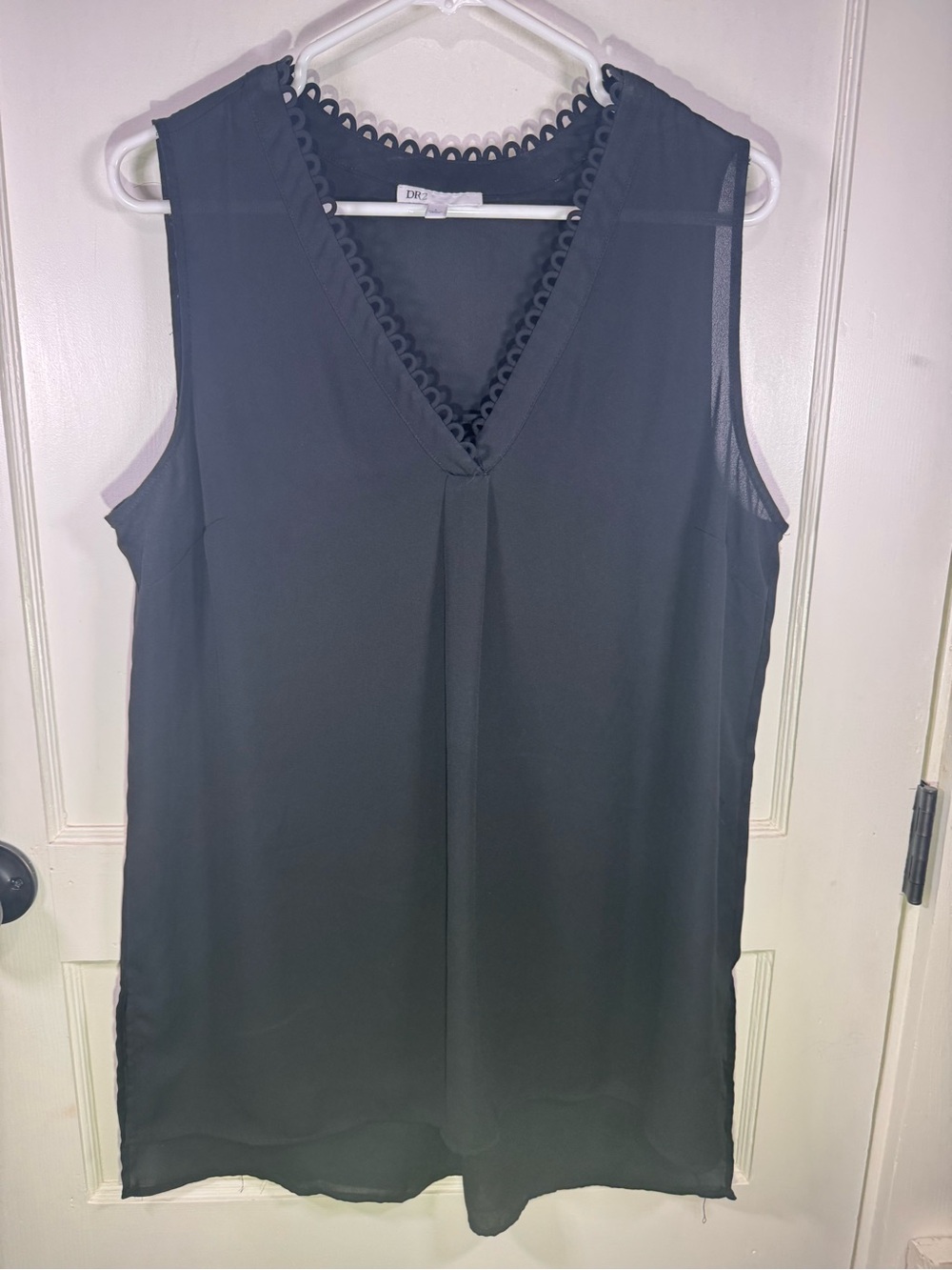 DR2 Black Sleeveless V-Neck Camisole with Scalloped Trim